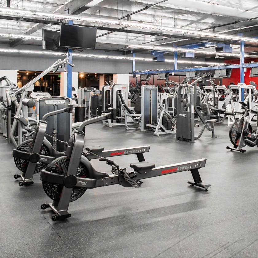 pursuit fitness arlington 24 hour weights and strength training amenities
